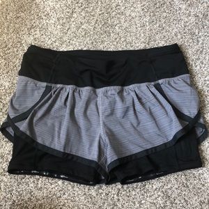 Lululemon running shorts size 6